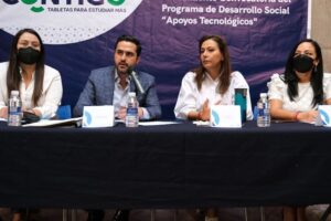 Presentan convocatoria para entrega de apoyos a estudiantes de preparatoria en Querétaro