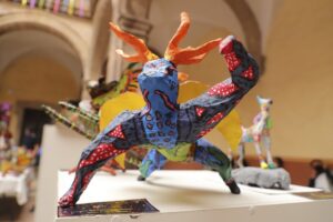 UAQ premia a ganadores del 8vo Concurso y Exposición Colectiva de Alebrijes