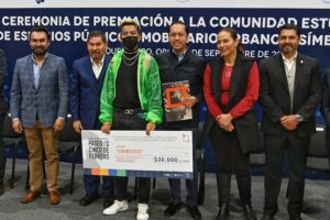 Entregan premiación de Concursos de la Comunidad Estudiantil “Paseo 5 de Febrero”