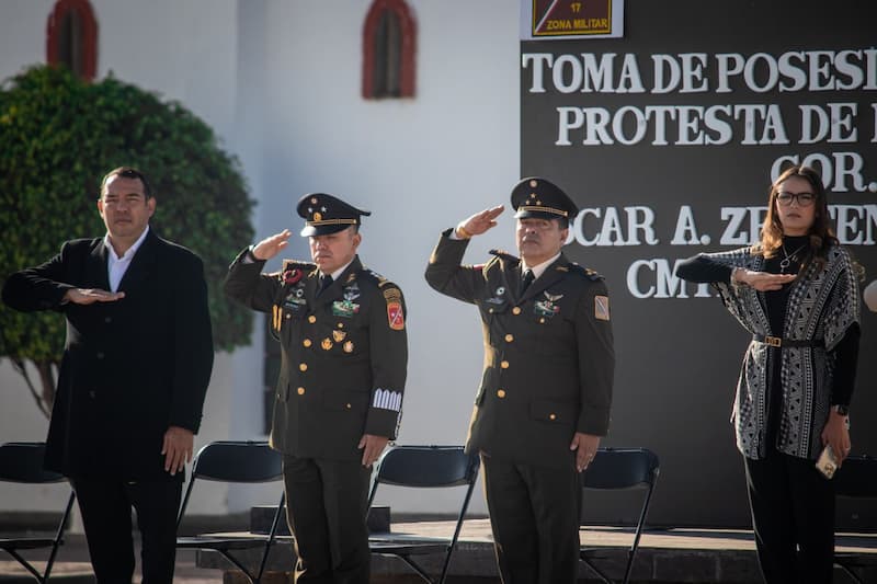 Roberto Cabrera asiste a toma de protesta del Comandante del 7o. Regimiento Mecanizado