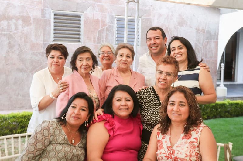 Reconoce el papel crucial de las madres trabajadoras en la administración municipal