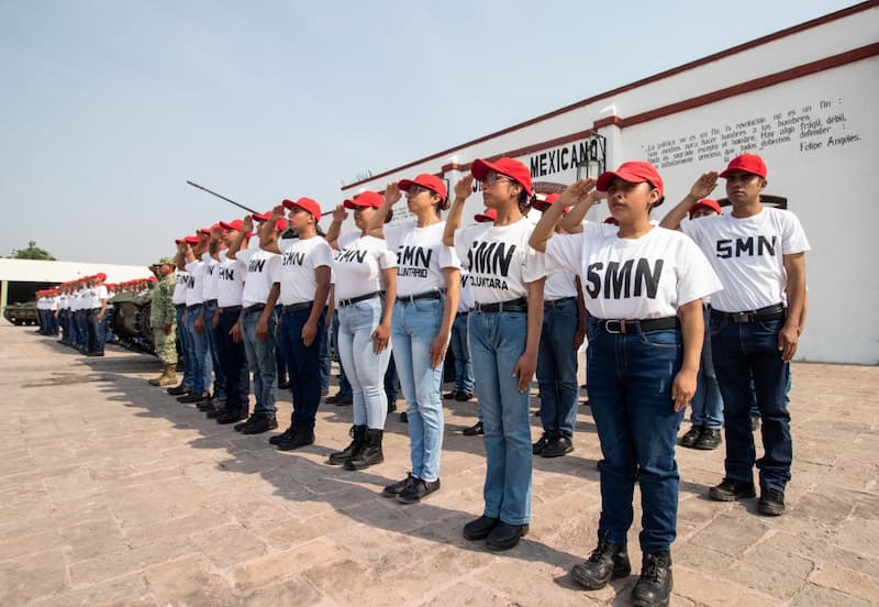 El alcalde acompañó al coronel del Arma Blindada, Óscar Alfonso Zenteno Villagómez, comandante del Séptimo Regimiento Mecanizado La Llave