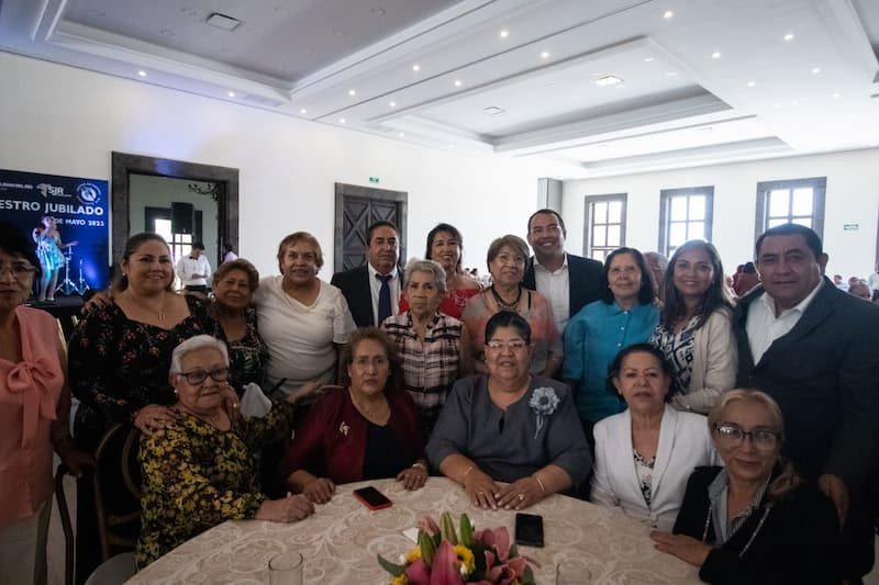 El alcalde destaca el trabajo en equipo y la dedicación por la educación durante ceremonia de honores a la Bandera en jardín de niños José María Arteaga