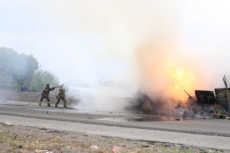 Impresionante accidente vehicular e incendio en el km 161 de la carretera 57