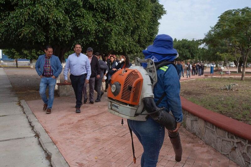 Roberto Cabrera monitorea acciones de limpieza en zona Oriente de San Juan del Río