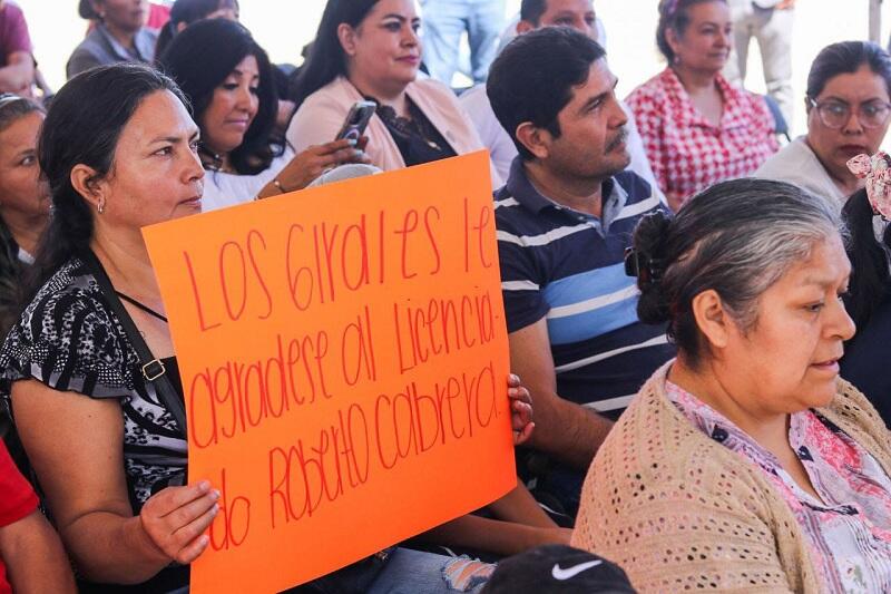 Roberto Cabrera realizó entrega de escrituras en Colonia Girasoles, San Juan del Río