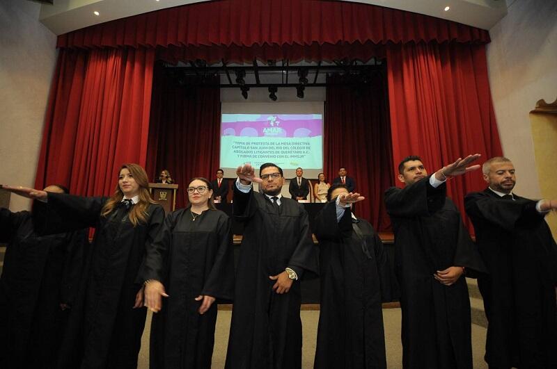 Roberto Cabrera celebra convenio entre IMM y Colegio de Abogados Litigantes en San Juan del Río