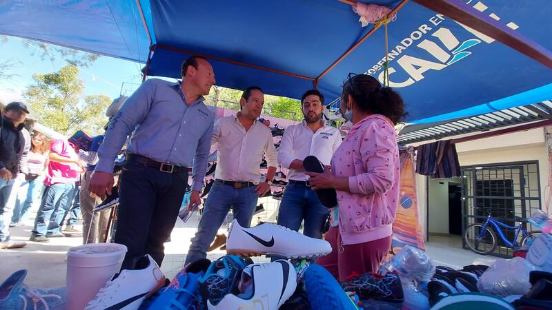 Inicia Agustín Dorantes campaña para el Senado en San Juan del Río; le acompañó Pancho Domínguez