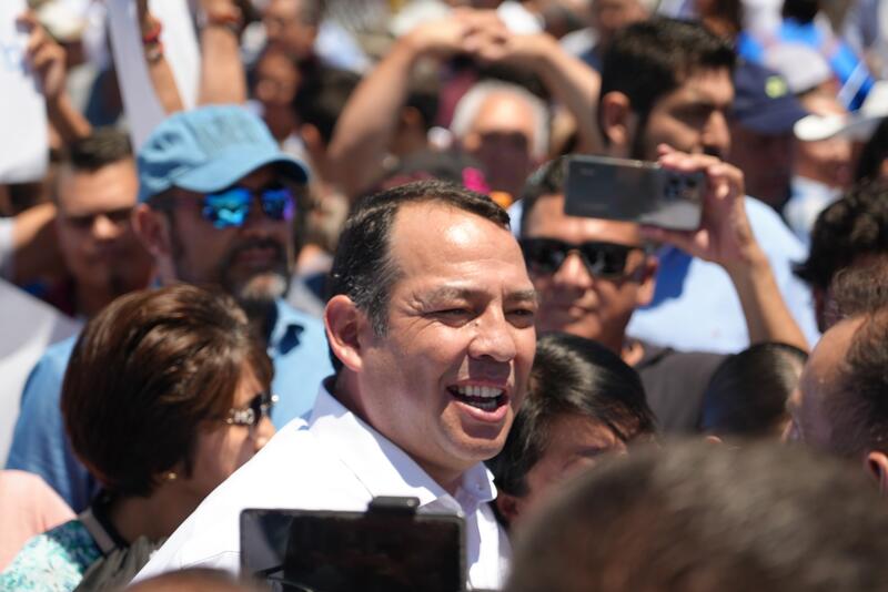 Roberto Cabrera se registra como candidato del PAN para la presidencia municipal de San Juan del Río