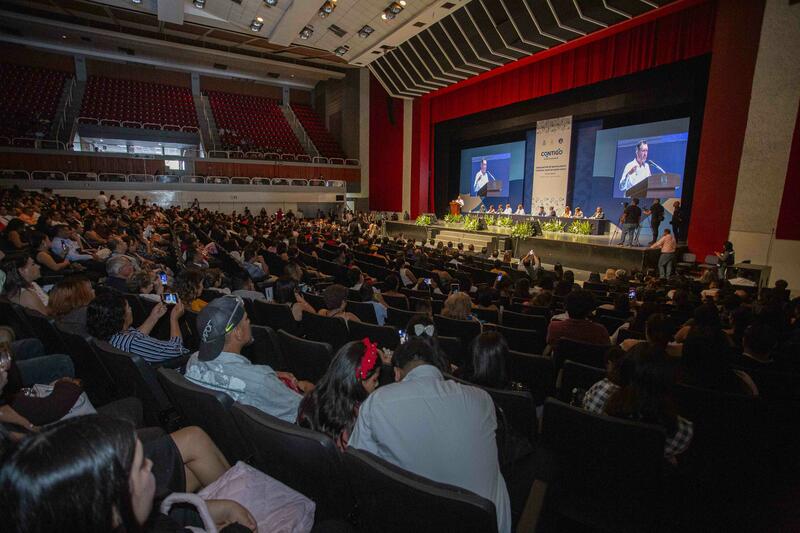 "Contigo, Nadie se Quede Atrás": Éxito en la graduación de bachillerato para adultos en Querétaro