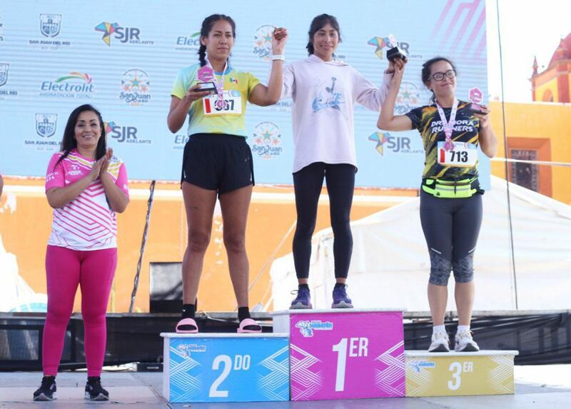 Participan más de mil 600 corredores en el Medio Maratón San Juan del Río 2024