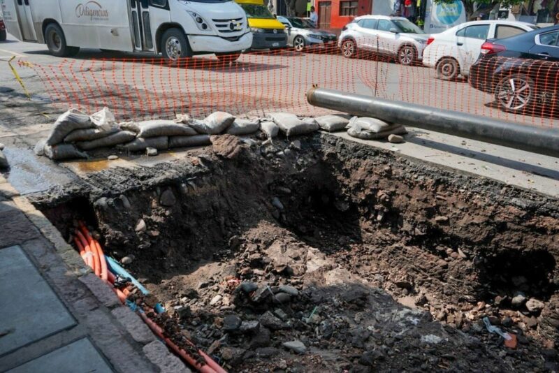 Roberto Cabrera supervisa obras en Avenida Juárez