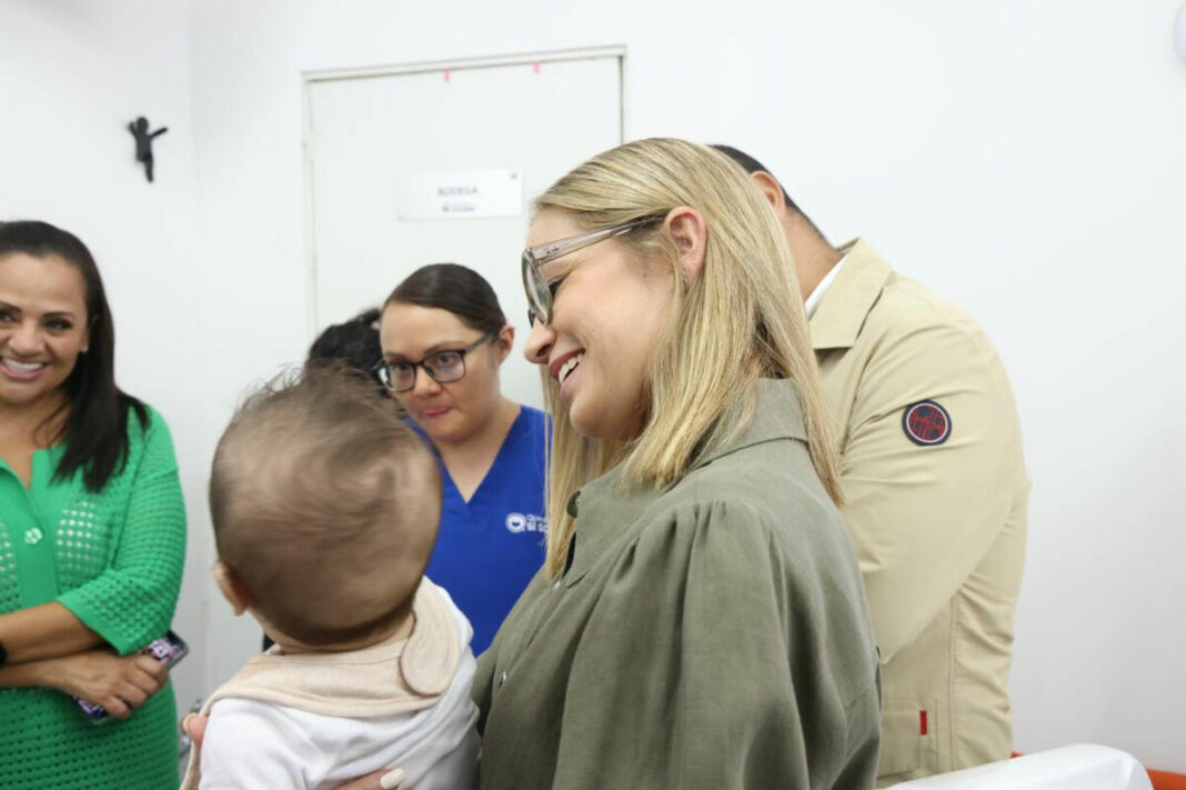 Car Herrera visita a pacientes de la fundación Querétaro Sí Sonríe