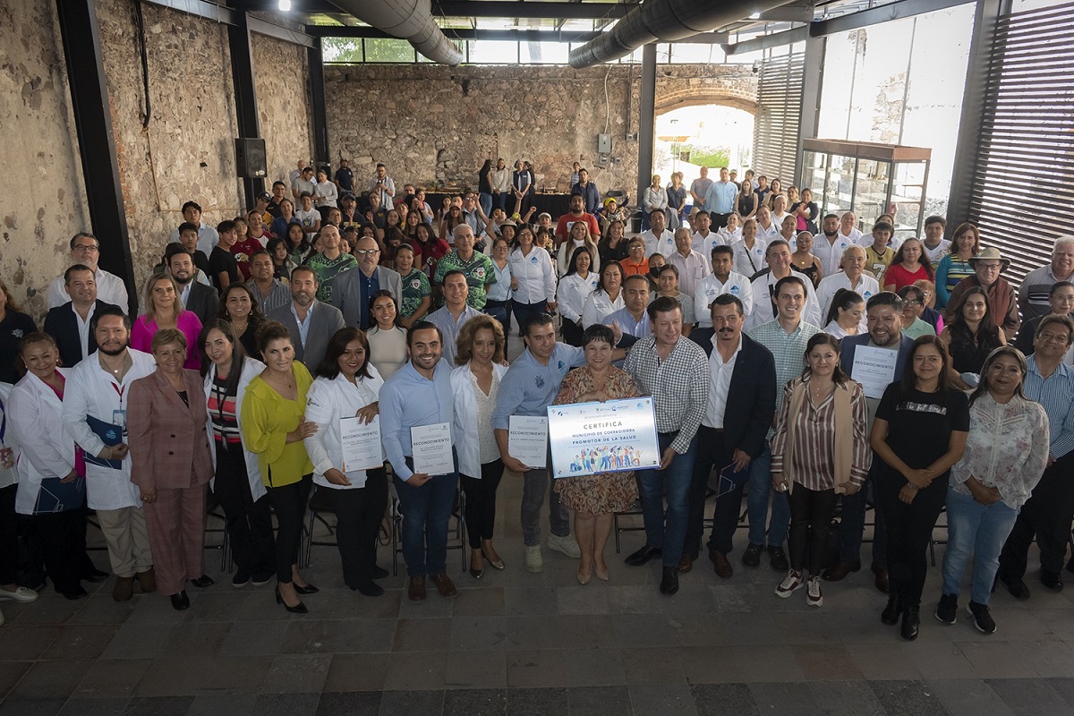 Corregidora recibe certificación como Promotor de Salud