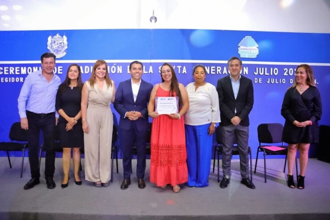 Se gradúan 600 alumnas de talleres en la Secretaría de la Mujer de Corregidora