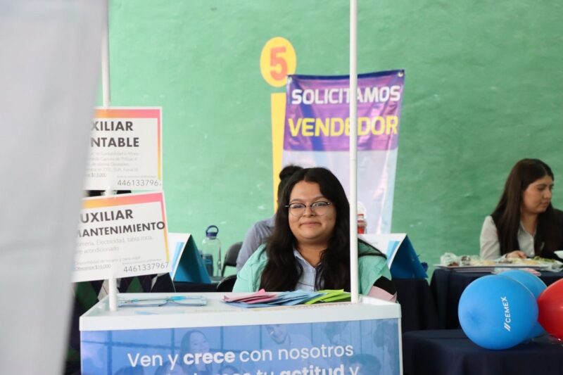 Oportunidades de empleo llegan a las jornadas estatales Aquí Contigo en Querétaro