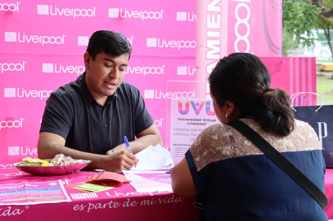 Oportunidades de empleo llegan a las jornadas estatales Aquí Contigo en Querétaro