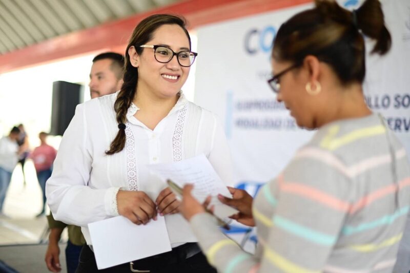 SEDESOQ impulsa mejoras en viviendas de Pedro Escobedo con entrega de ecotecnias