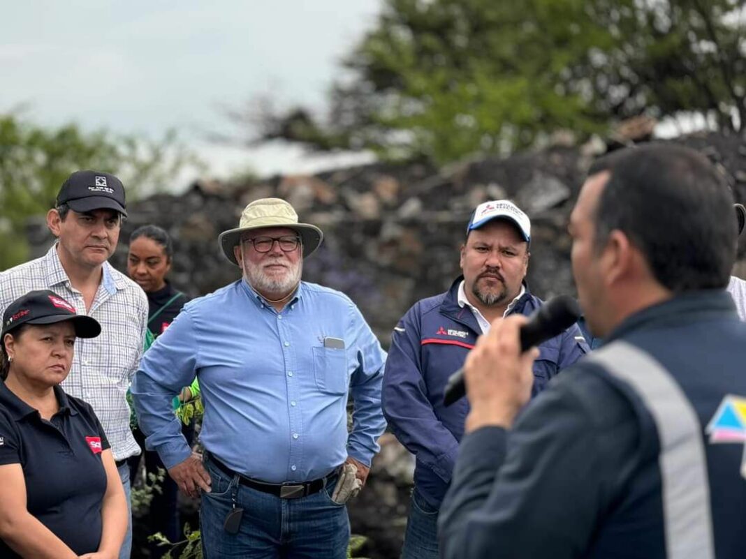 Roberto Cabrera destaca la importancia del cuidado ambiental, en la comunidad de Ojo de Agua