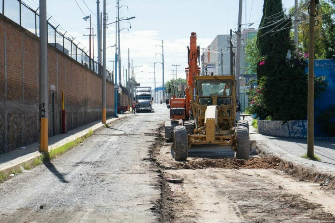 Avanza la rehabilitación de la calle 8 Oriente en San Juan del Río