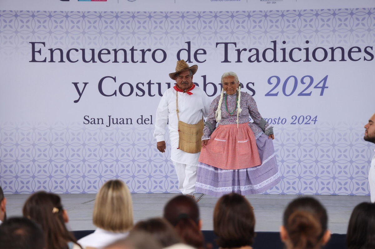 Car Herrera celebra encuentro de tradiciones con adultos mayores en San Juan del Río