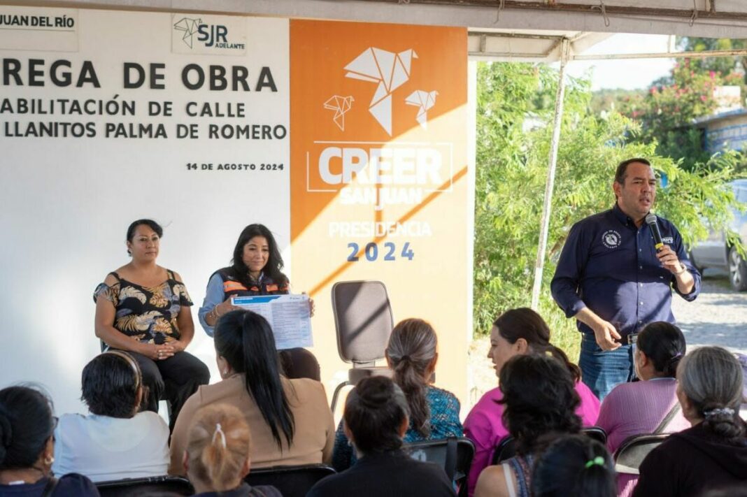 Entrega Roberto Cabrera rehabilitación de calle en Llanitos Palma de Romero