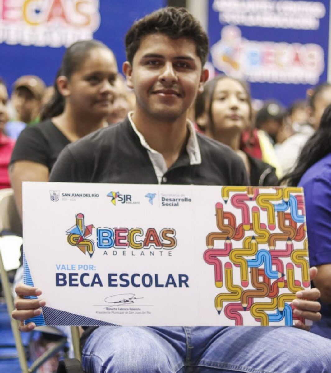 Finaliza programa Becas Adelante, beneficiando a 20 mil estudiantes con 60 mdp en San Juan del Río