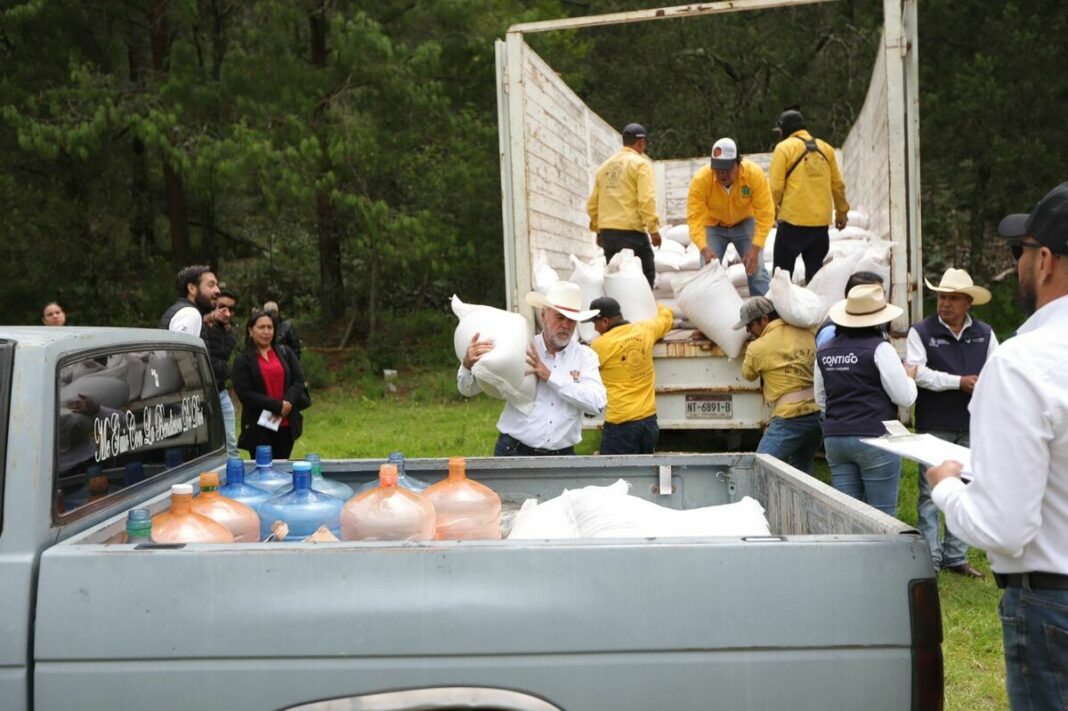 SEDEA entrega semilla para cultivos forrajeros a productores de San Joaquín, Peñamiller y Tolimán