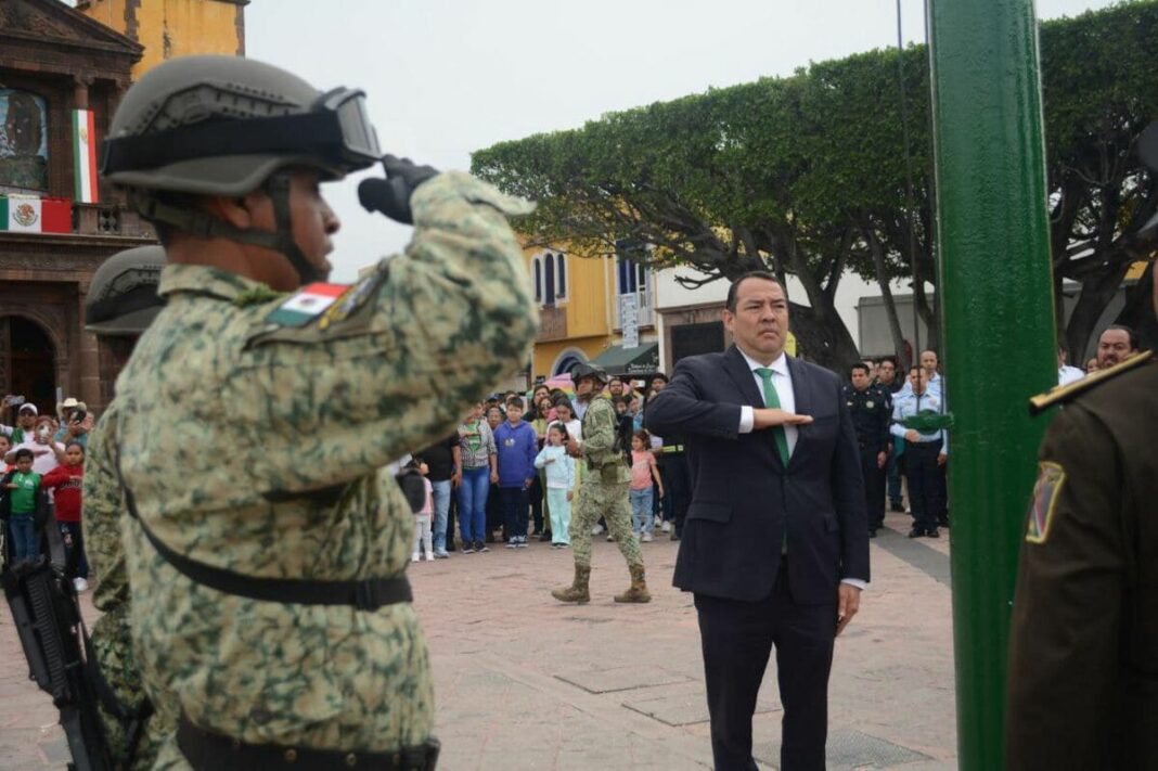 Roberto Cabrera preside acto cívico por el 214° Aniversario de la Independencia en San Juan del Río