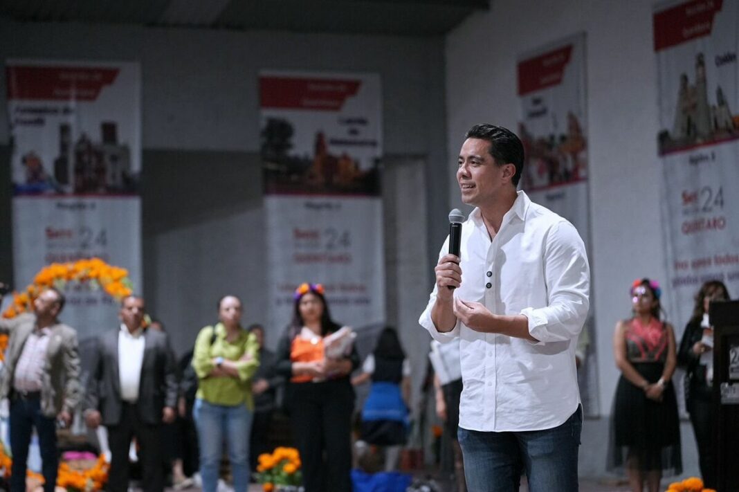 Felifer Macías reafirma compromiso con la educación en Querétaro