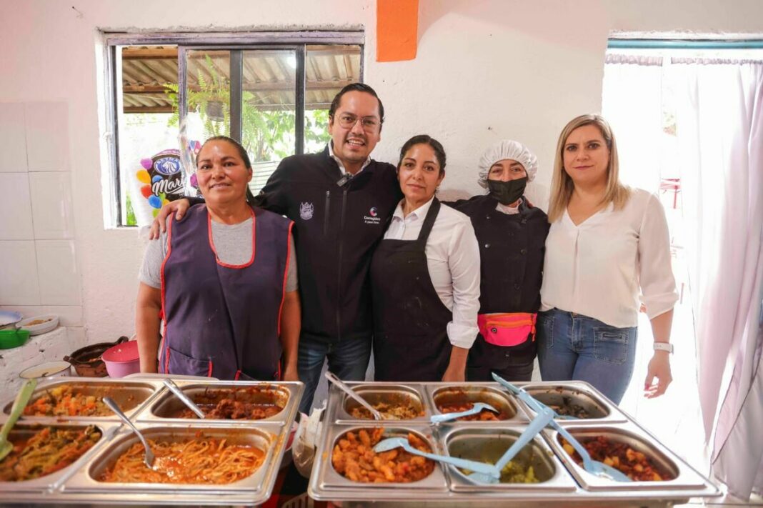 Escucha Chepe Guerrero a vecinas y vecinos de San Francisco, Corregidora