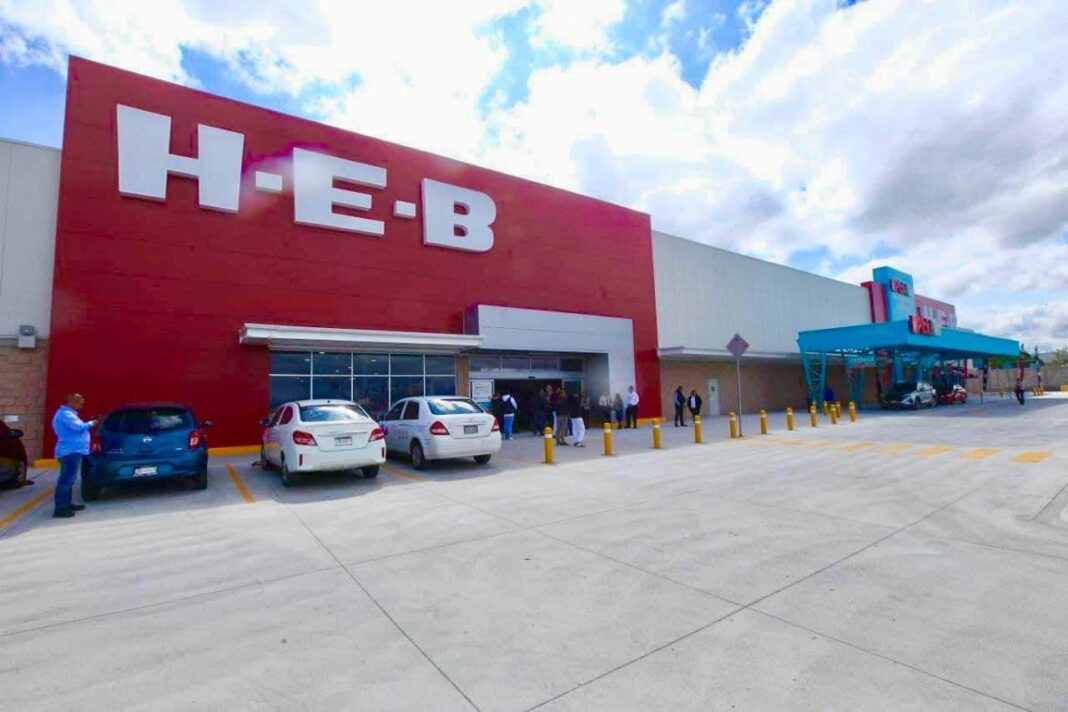 HEB inaugura su nueva tienda en San Juan del Río