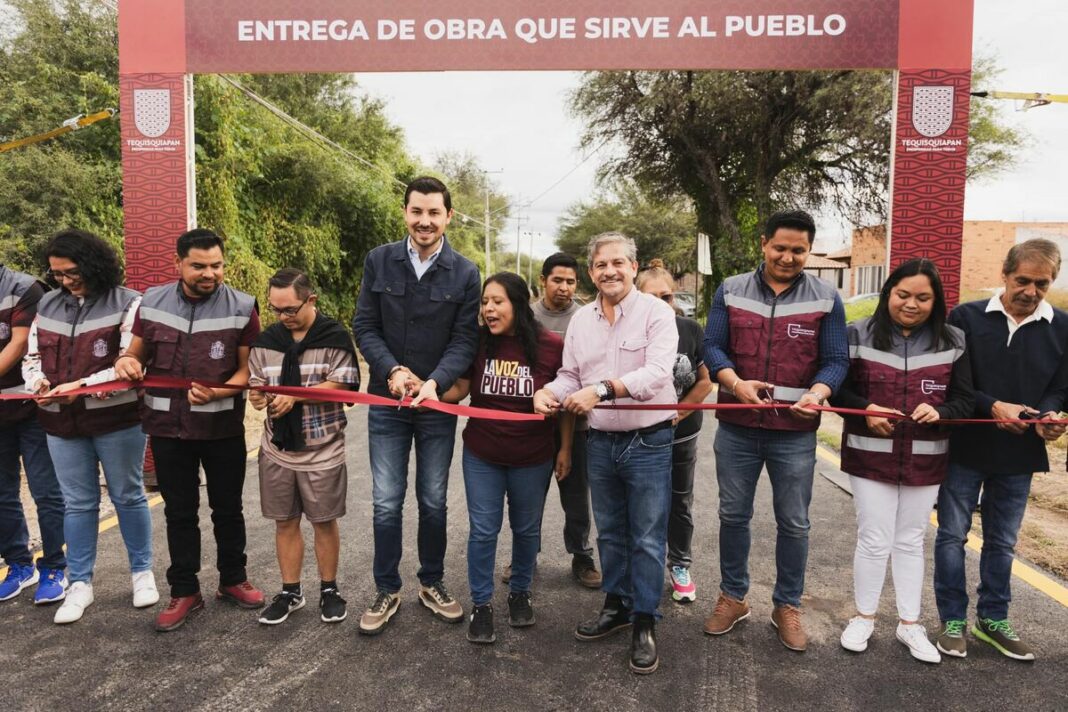 Héctor Magaña entrega dignificación del camino a El Sauz, Tequisquiapan