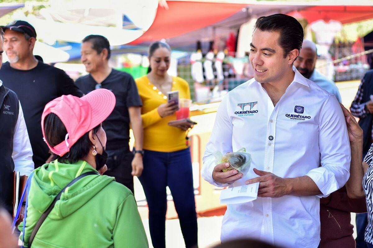 Recorre Felifer Macías tianguis de Hércules y escucha a vecinos y comerciantes