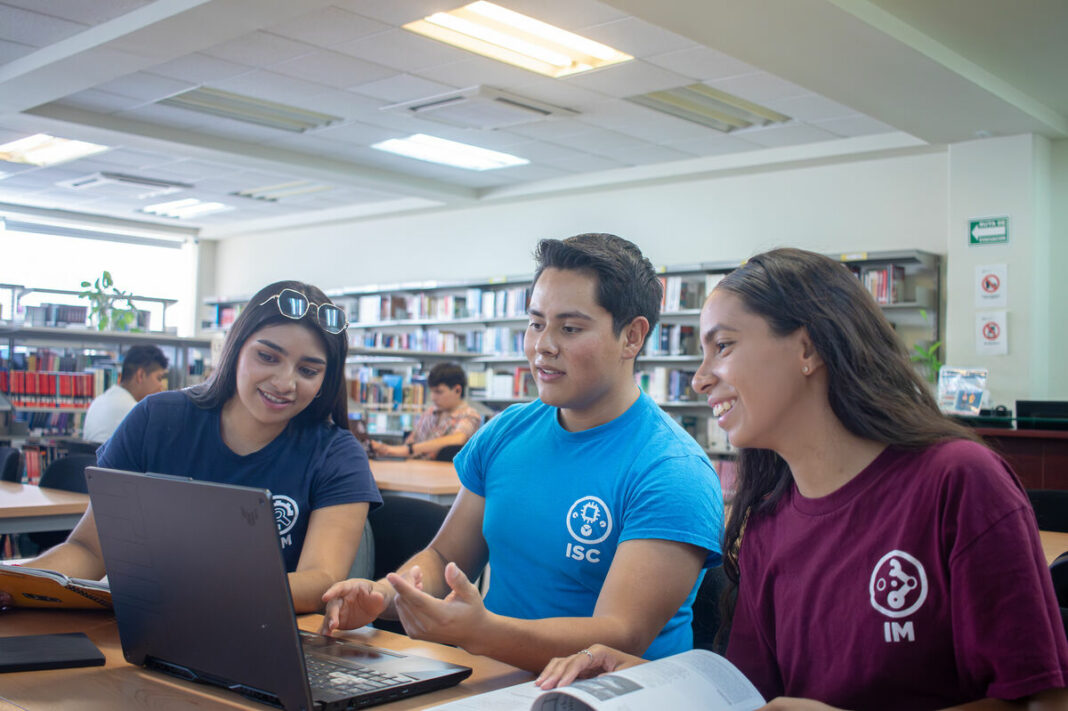 Regresa UPQ a clases con mil 445 nuevos estudiantes