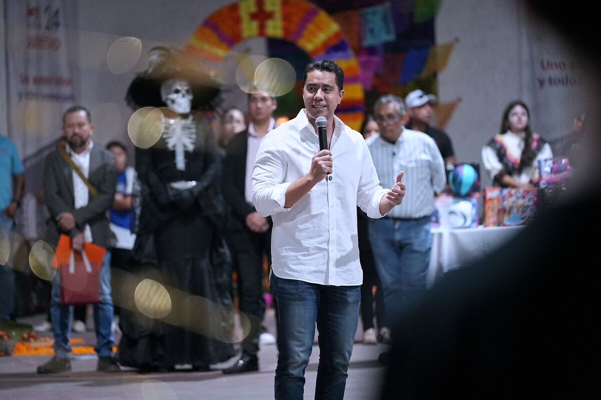 Felifer Macías reafirma compromiso con la educación en Querétaro