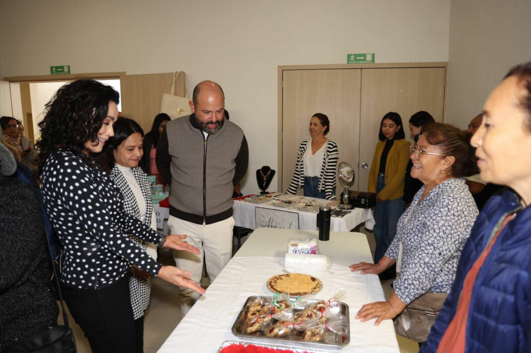 DIF Estatal impulsa el emprendimiento femenino en la Casa de la Mujer