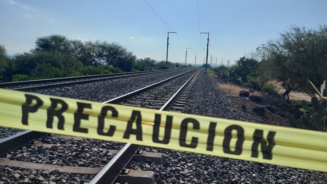 Fallece un hombre tras tropezar en las vías del tren en Casablanca, San Juan del Río