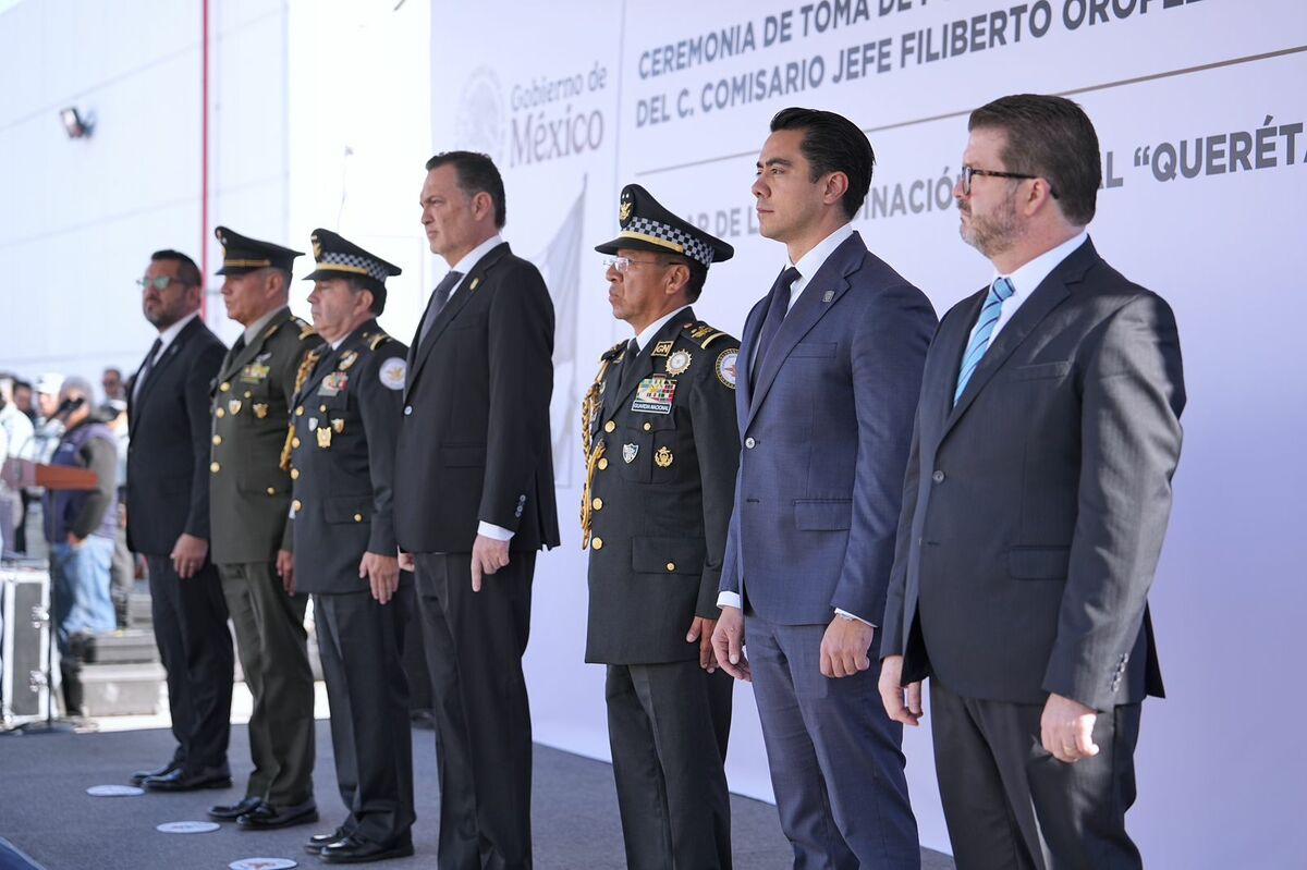 Felifer Macías asiste a la toma de protesta del nuevo titular de la Guardia Nacional en Querétaro