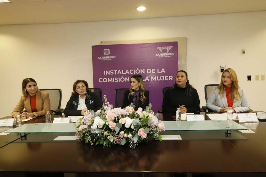 Instalan Comisión de la Mujer para fortalecer la igualdad y el empoderamiento femenino en Querétaro