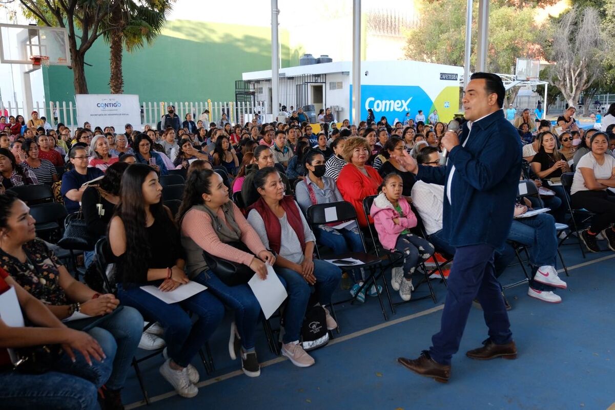 Entregan Tarjetas CONTIGO a jefas de familia en Querétaro