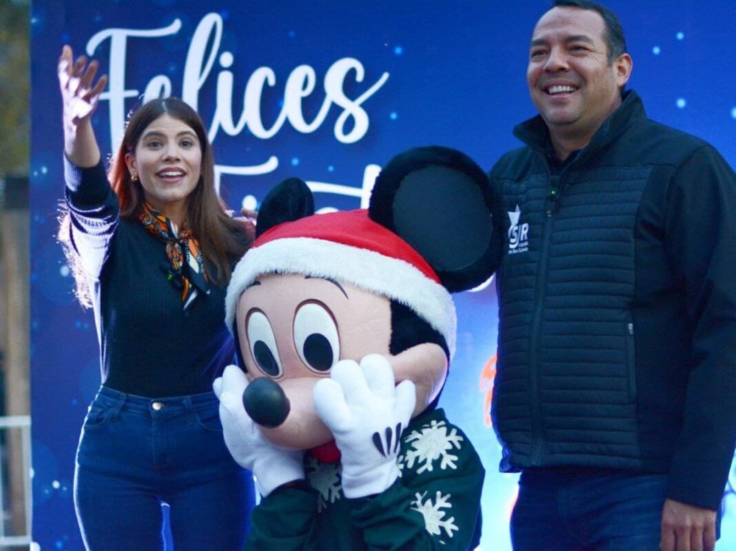 Familias sanjuanenses asisten a la Gran Posada y encendido del Árbol Navideño de zona Oriente