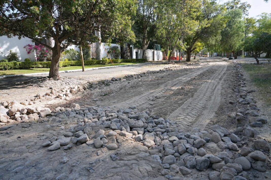 Felifer Macías atiende problemática en Jurica Pueblo y Campestre Jurica con obras de infraestructura