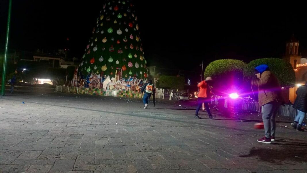 Personal de Servicios Públicos Municipales realizó labores de limpieza en Jardín Independencia