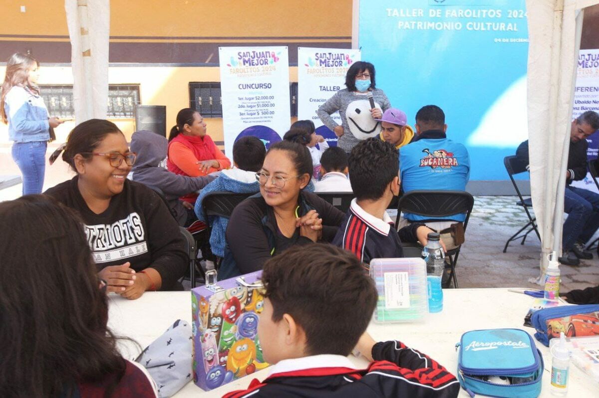 Promueven la tradición de los Farolitos en San Juan del Río con taller cultural