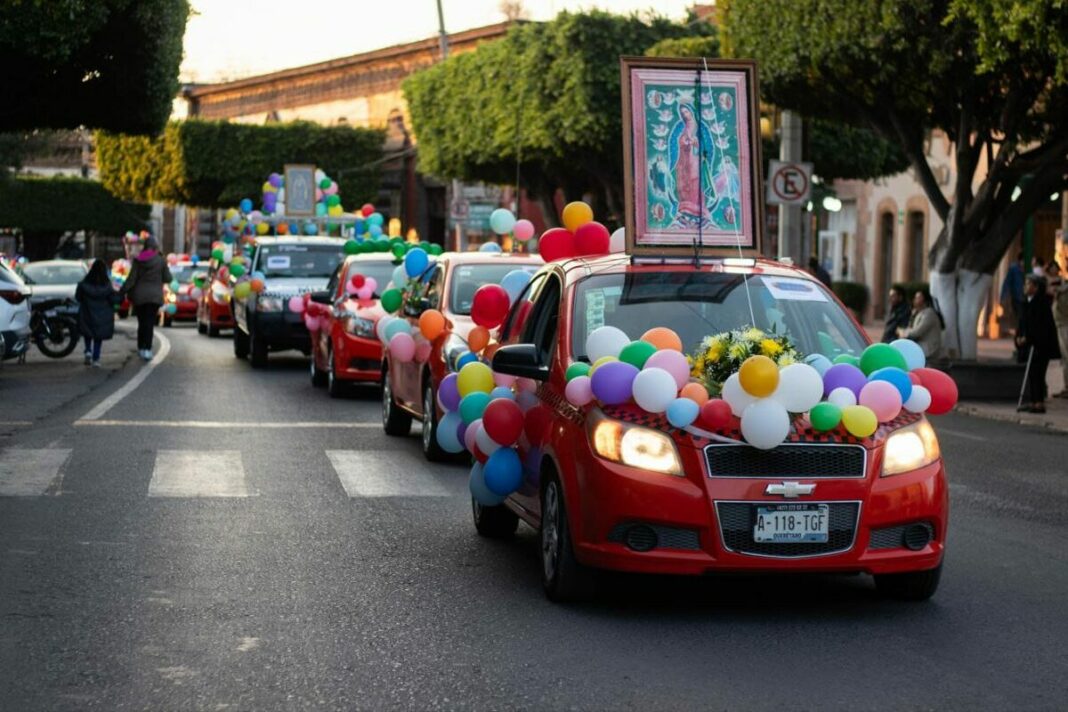 Realizan la 76ª Procesión de los Farolitos en San Juan del Río