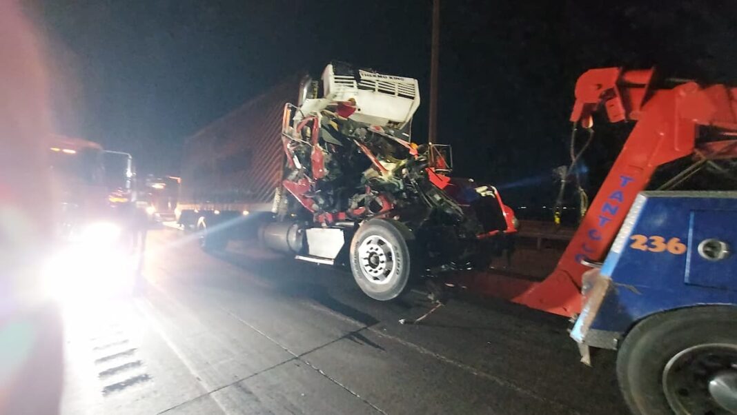 Accidente múltiple en carretera 57 de San Juan del Río genera gran congestionamiento vial