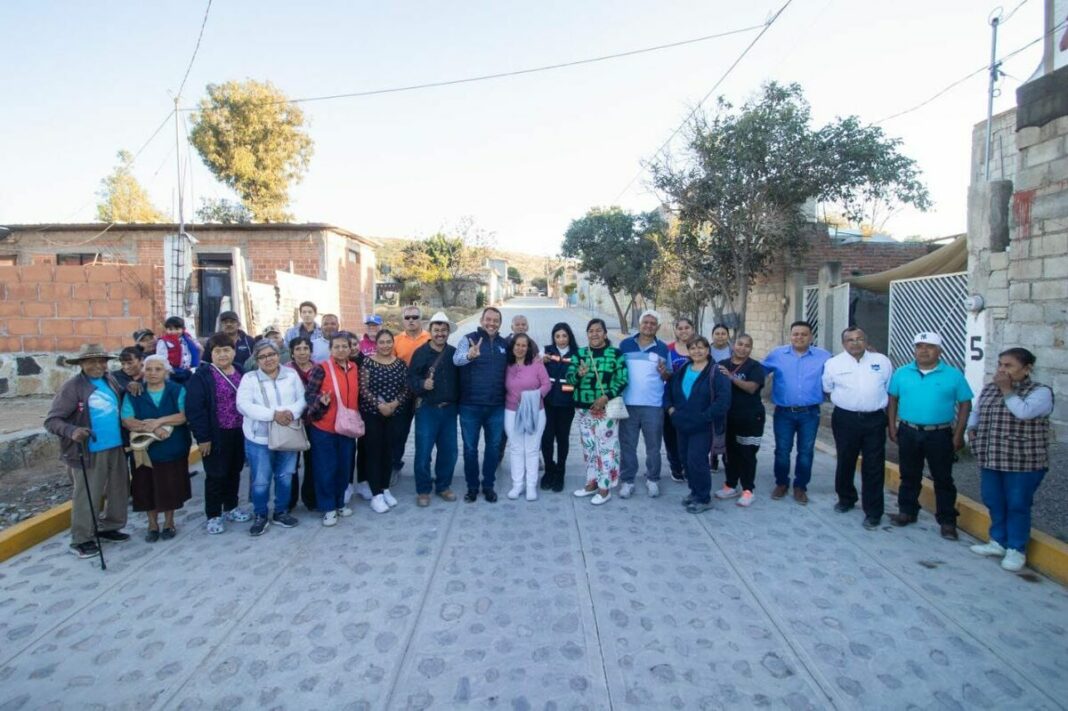 Entregan rehabilitación de calle Brasil en La Estancia, SJR