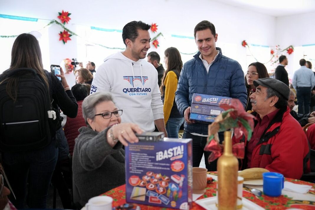 Felifer Macías celebra Día de Reyes con adultos mayores en el asilo Divina Providencia