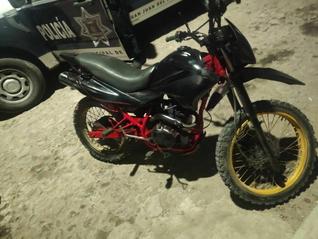 Recupera SSPM-SJR motocicleta robada en San Pedro Ahuacatlán